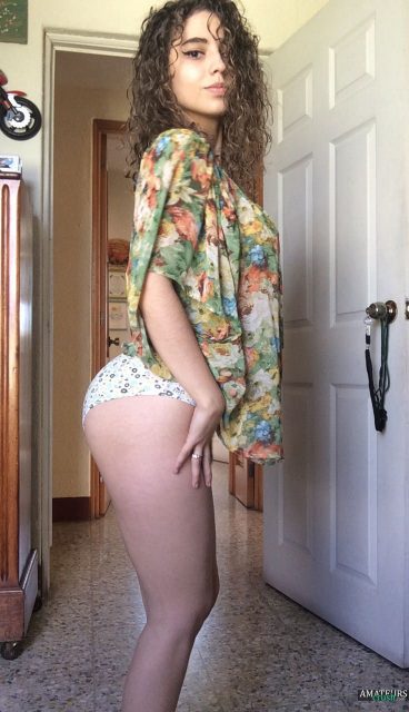 Abigail showing her curvy ass 21 year old female Latina
