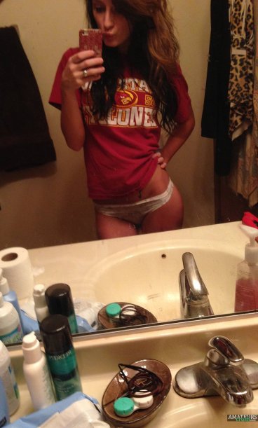 Sexy Iowa State college nudes selfies FI